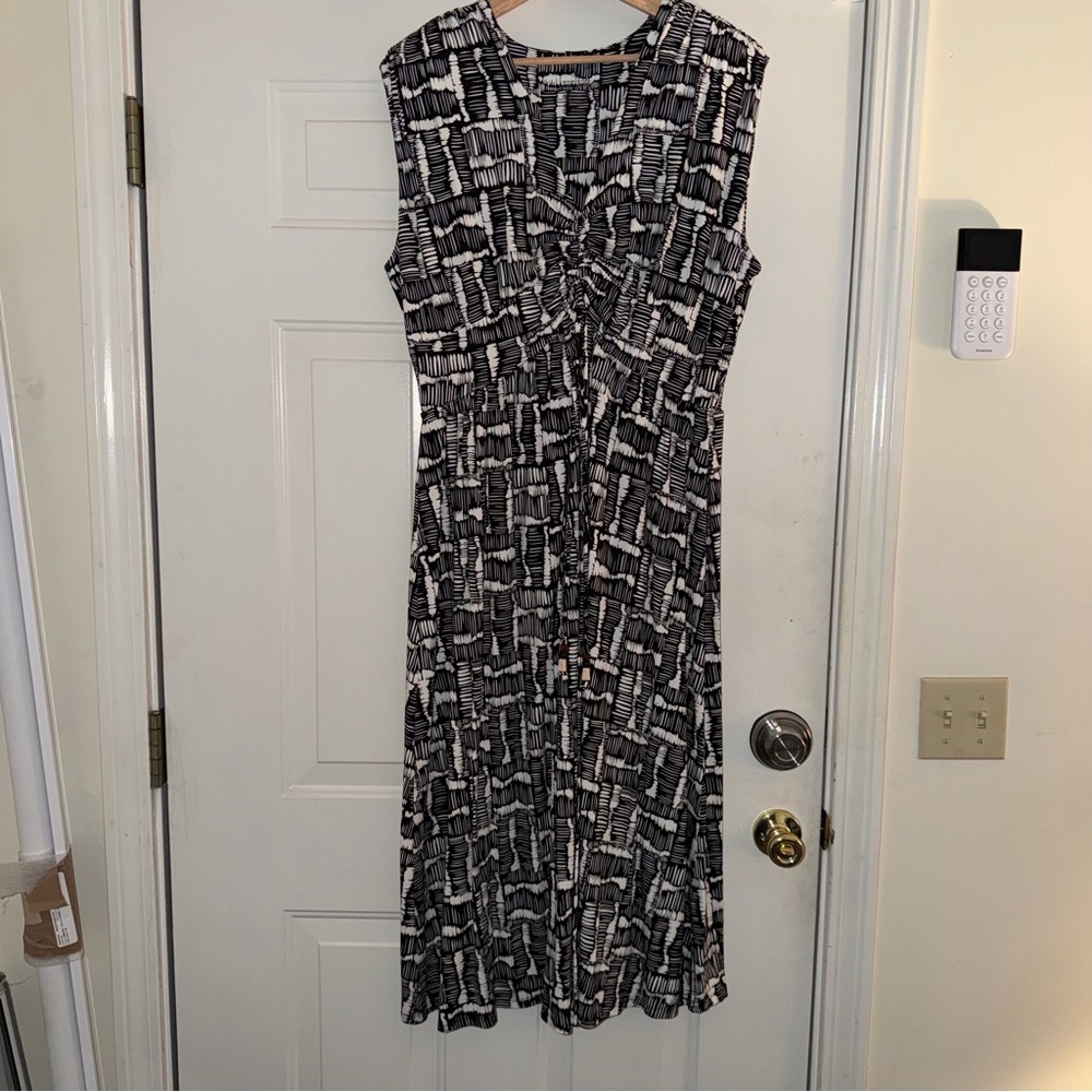 Nine West Black & White Sleeveless Midi Dress with abstract print. Sz XL